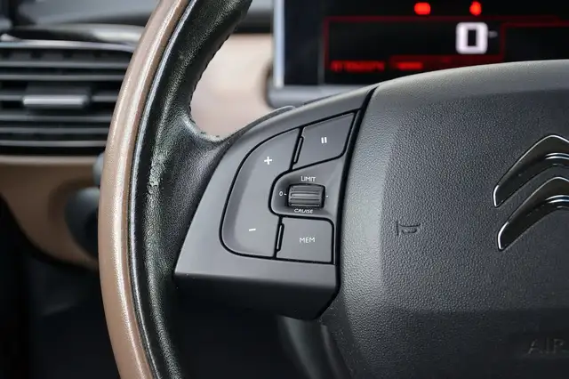 Citroen C4 Cactus view 16