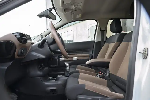 Citroen C4 Cactus view 8