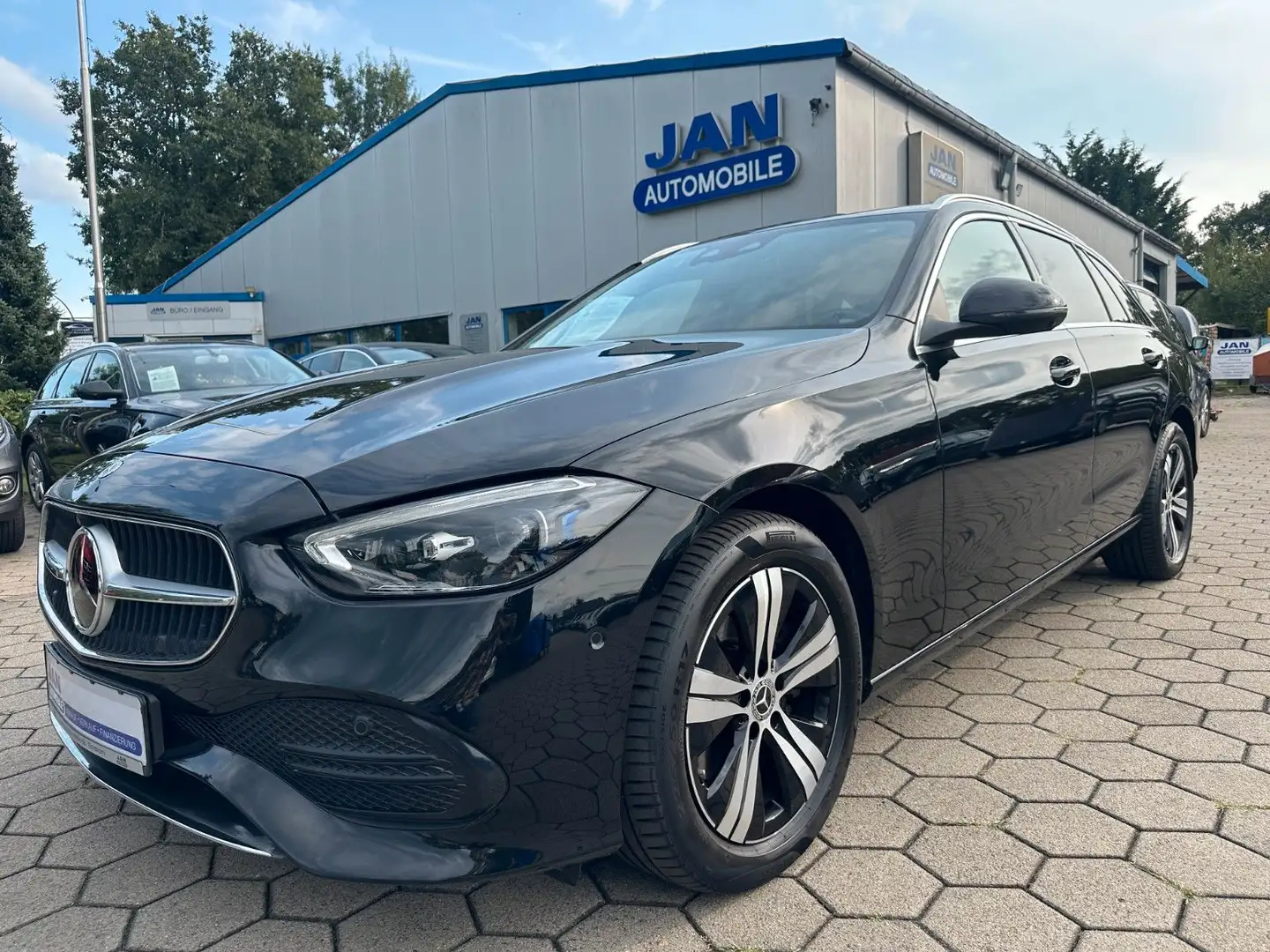 Mercedes-Benz C 220 T d Avantgarde HeadUp MBux Burm. 1.Hand Schwarz - 1