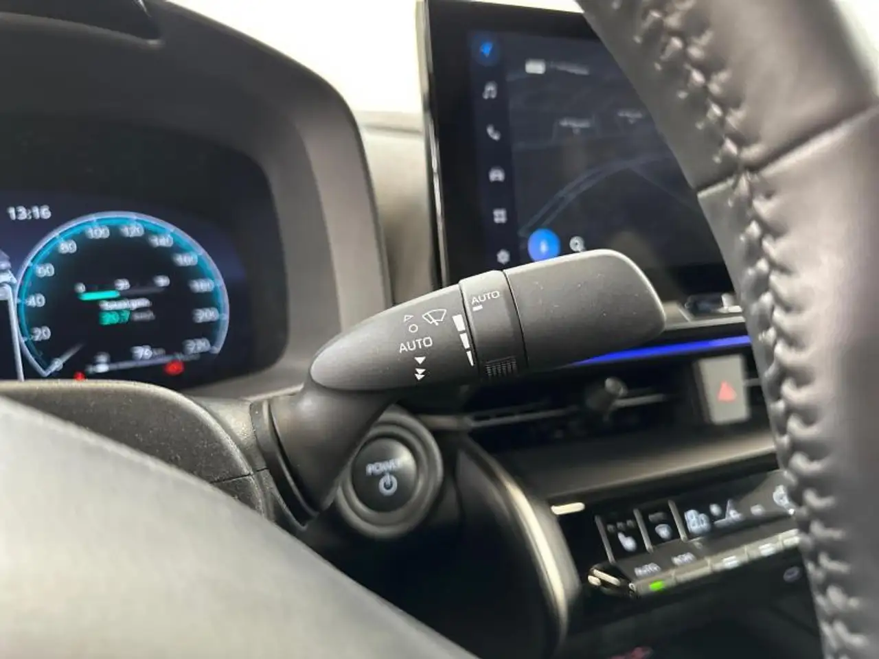Toyota C-HR Premium, миниатюра 20