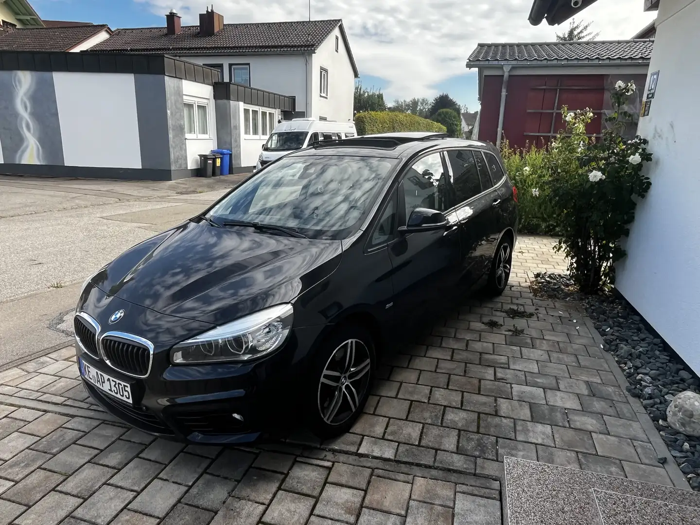 BMW 220 220 i Gran Tourer Sport Line TÜV Neu Schwarz - 1