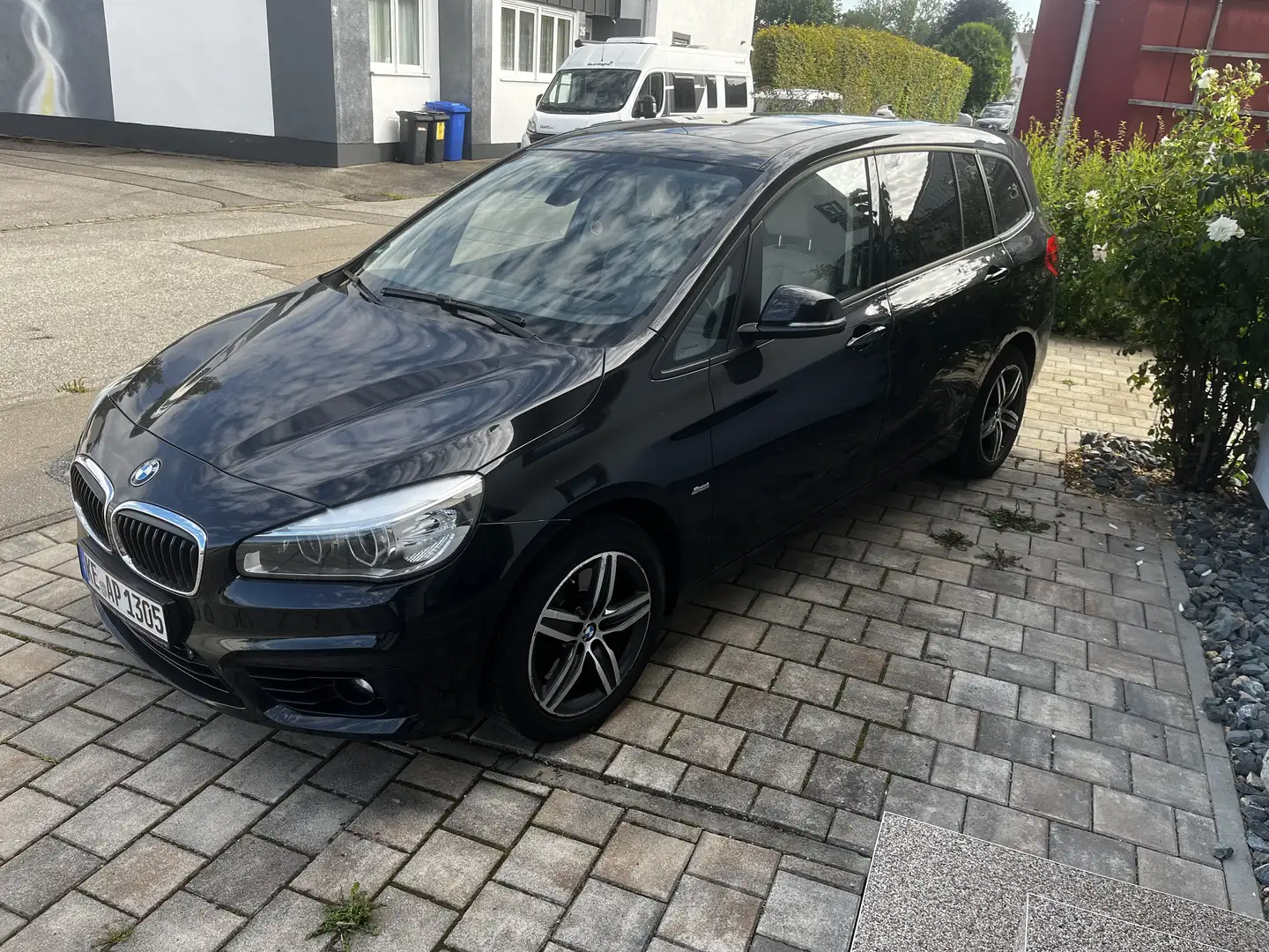 BMW 220 220 i Gran Tourer Sport Line TÜV Neu Schwarz - 2