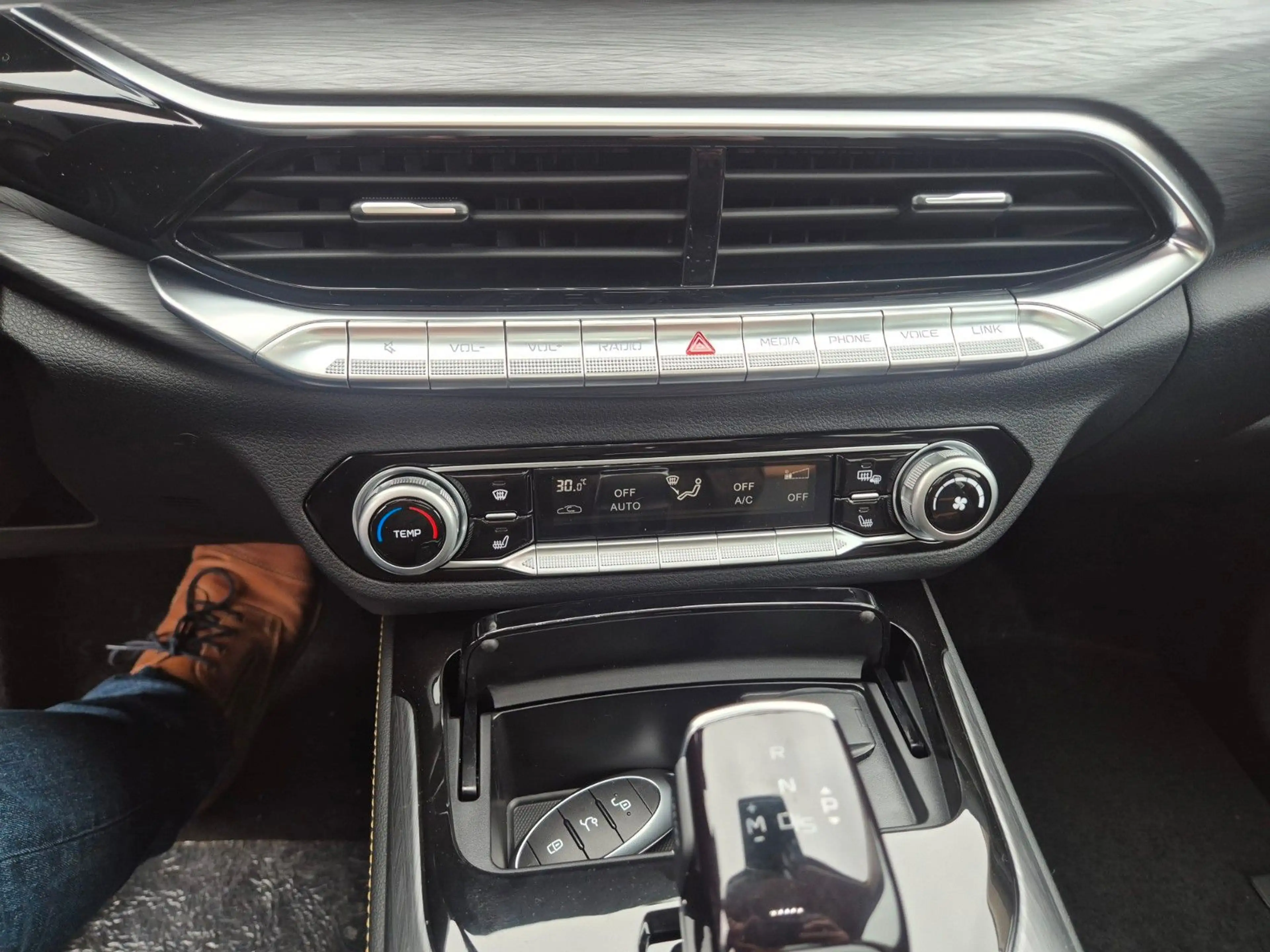 BAW Aus dem BAW , der neue FAW T 77 Pro — photo 26