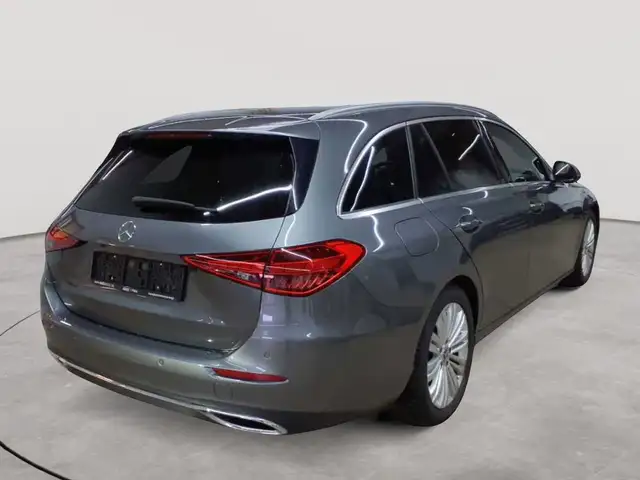 Mercedes-Benz C-Class view 4
