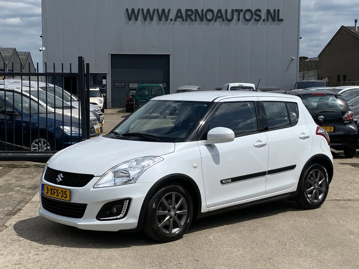 Suzuki Swift 1.2 Dynamic EASSS SPORT 5-DEURS, AIRCO, CRUISE CON Wit - 1
