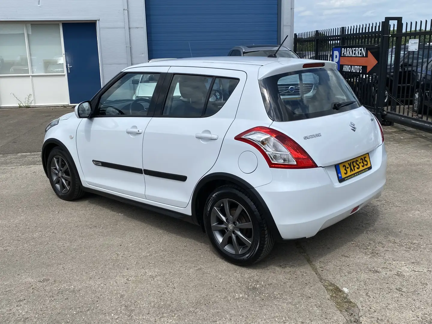 Suzuki Swift 1.2 Dynamic EASSS SPORT 5-DEURS, AIRCO, CRUISE CON Wit - 2