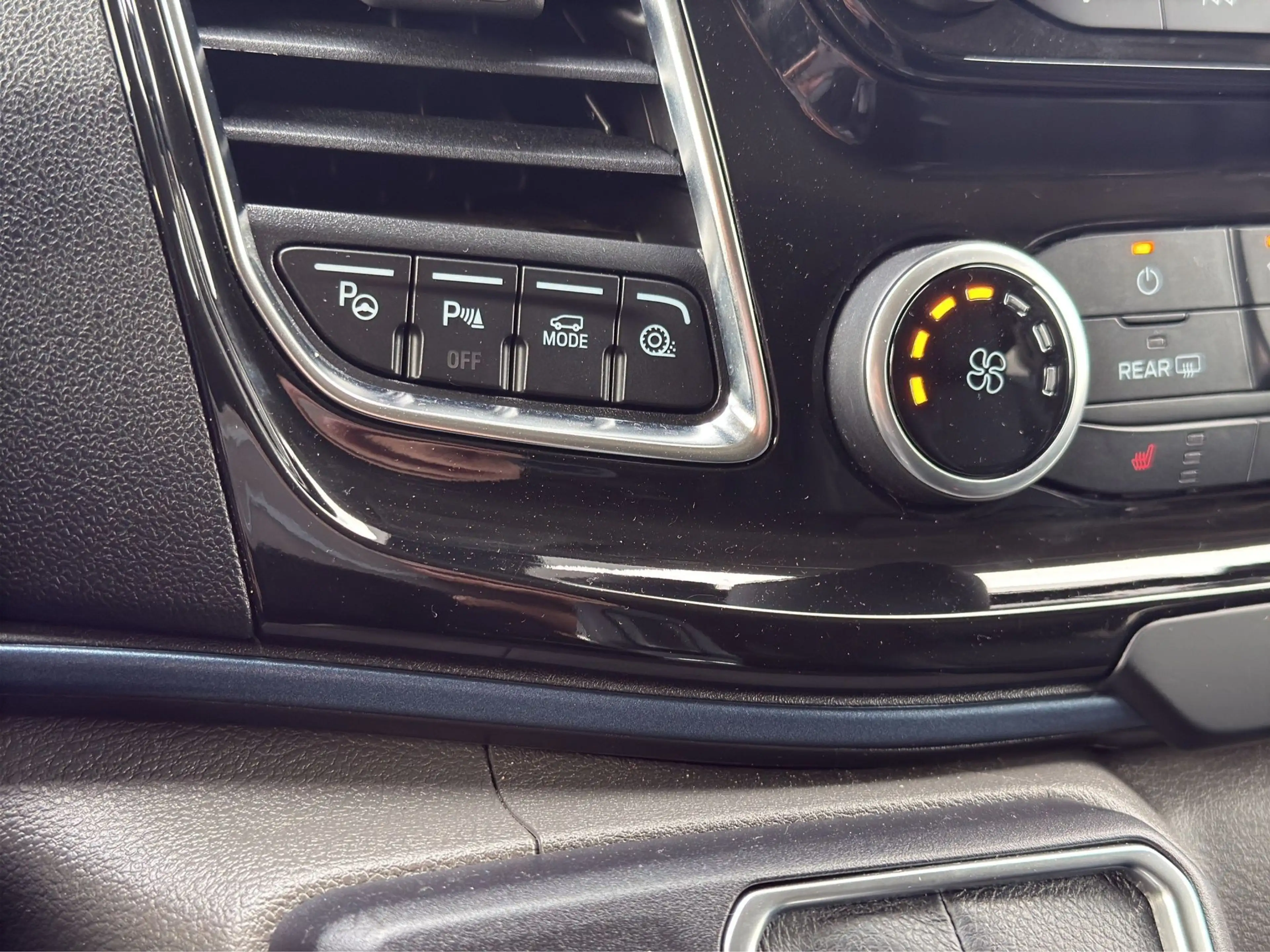 Ford Tourneo Custom 2.0 TDCi 320 L2 Active Aut. Bi-Xenon/Kamera/ACC/B — photo 24