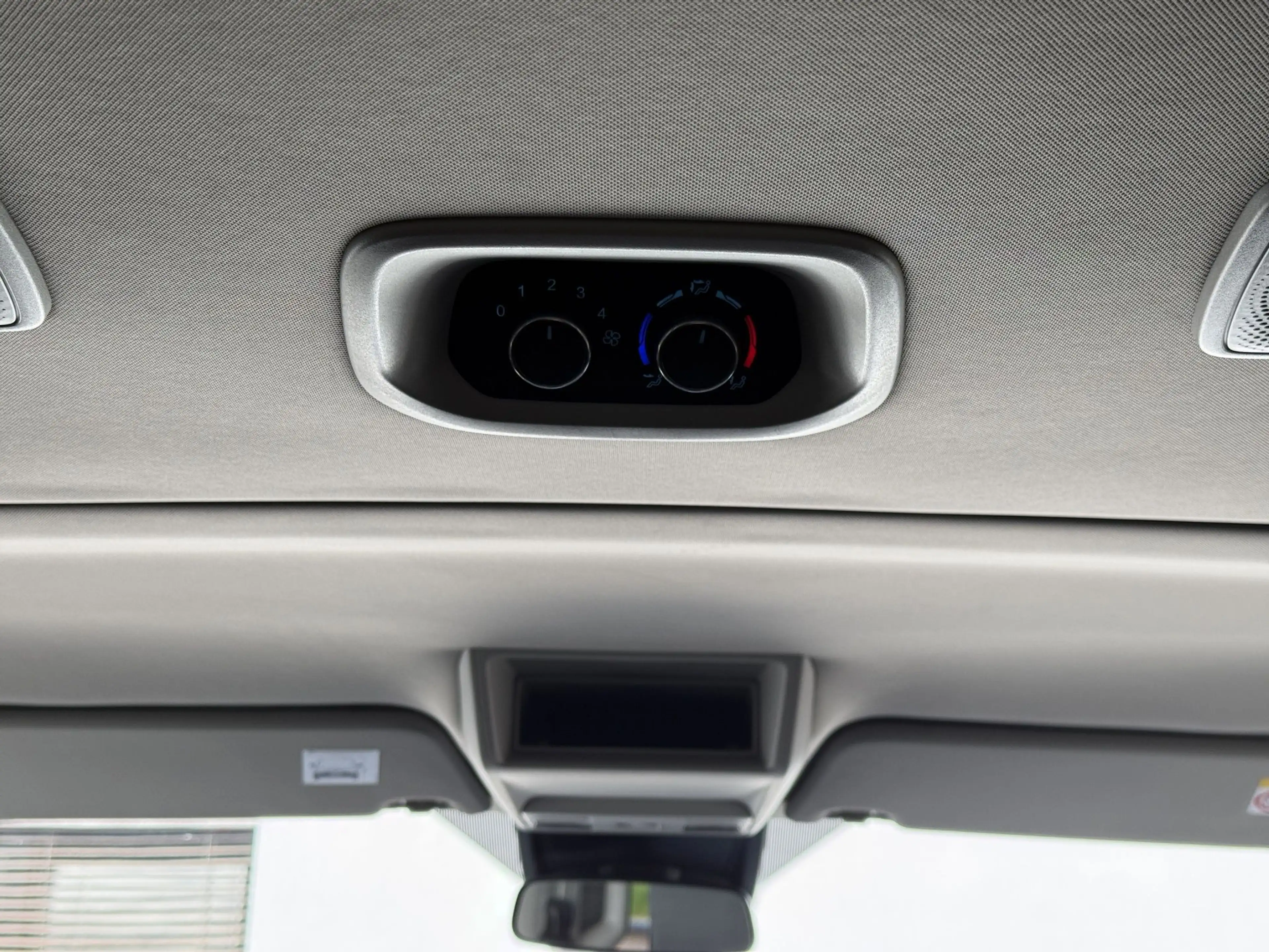 Ford Tourneo Custom 2.0 TDCi 320 L2 Active Aut. Bi-Xenon/Kamera/ACC/B — photo 33