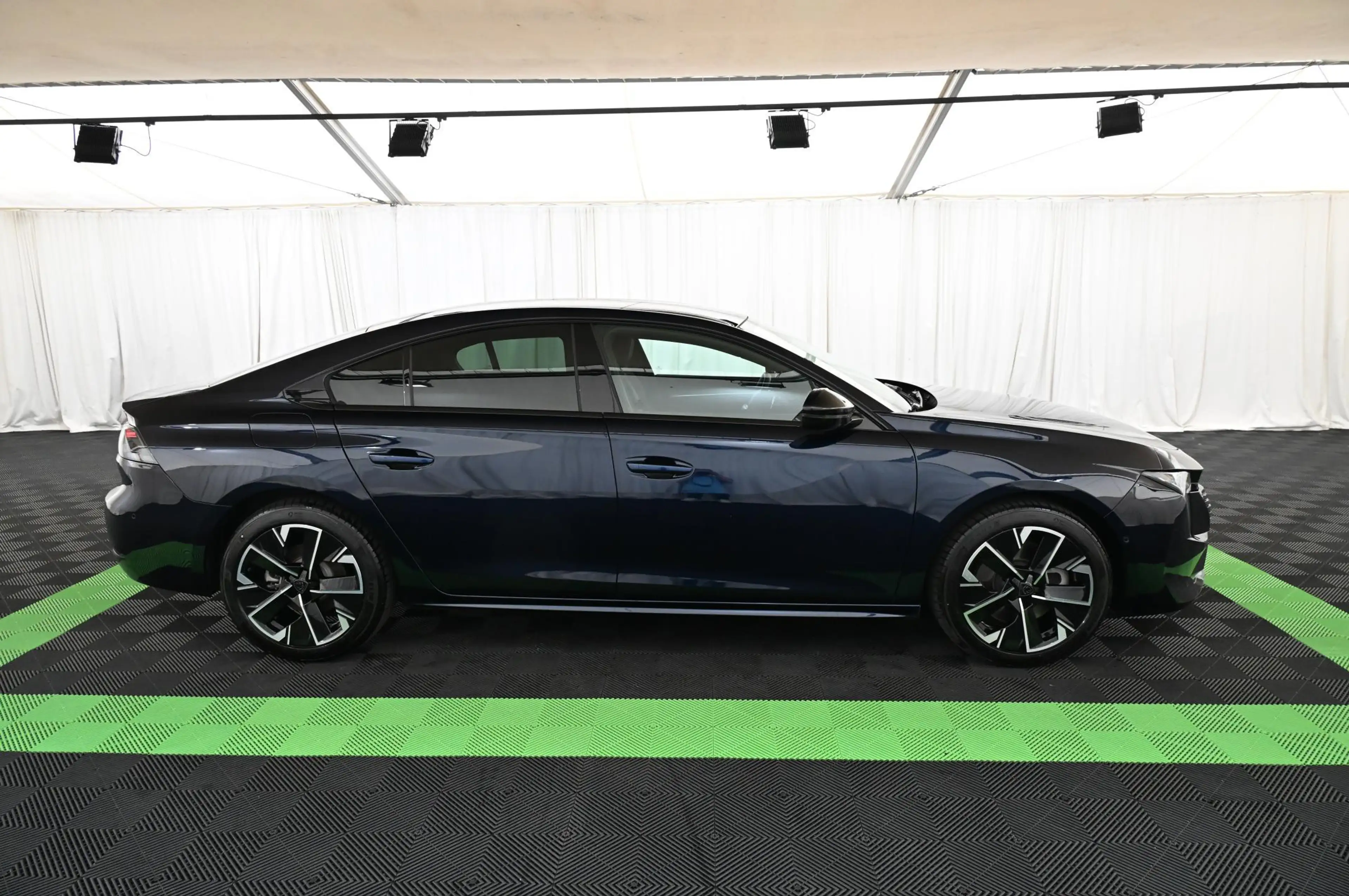 Peugeot 508 1.6 180 PHEV e-EAT8 Allure MATRIX/NAV/ACC/18 — photo 8
