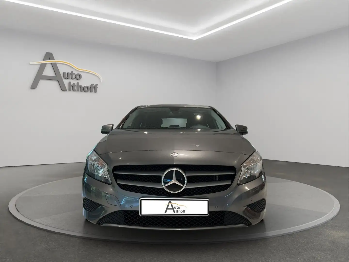 Mercedes-Benz A 180 A180 AUTOMATIK 1.HAND PARK PDC SHZ TEMP KLIMA Grey - 2