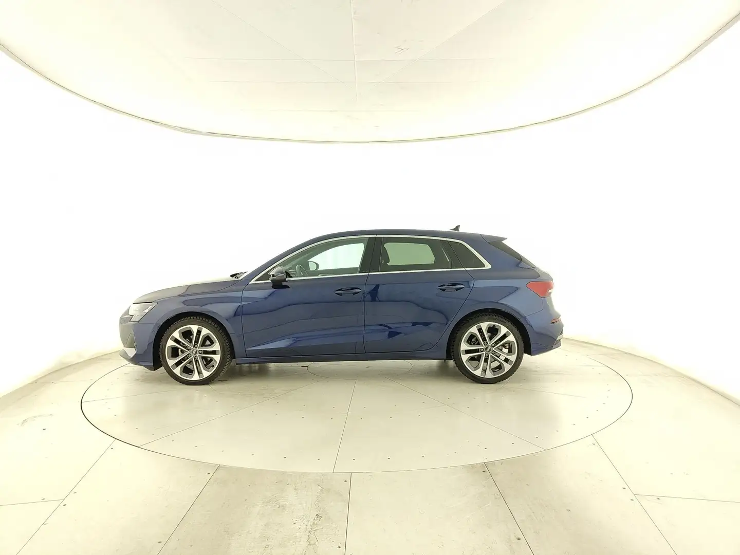 Audi A3 IV 2024 Sportback SPB 30 TFSI S-Tronic Business A Blau - 2