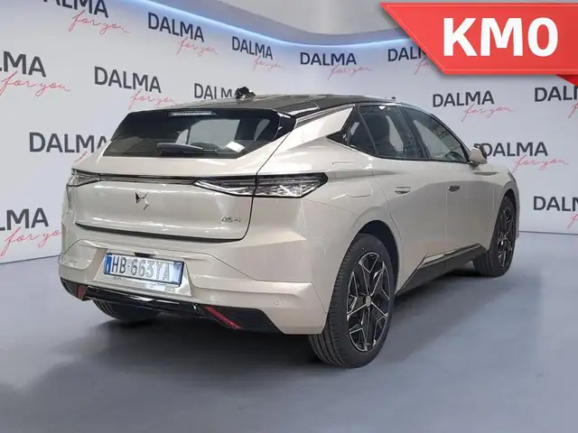 DS Automobiles DS 4 view 5