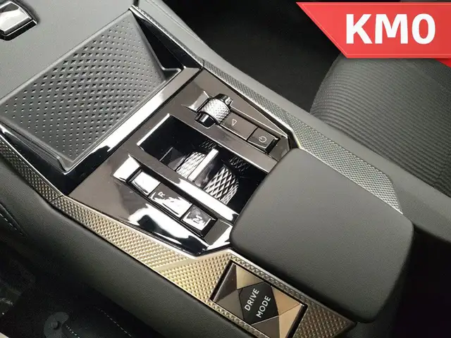 DS Automobiles DS 4 view 21