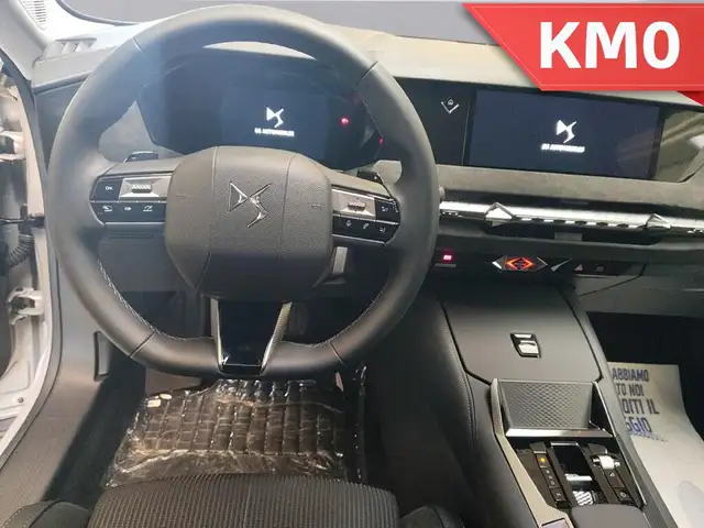 DS Automobiles DS 4 view 11