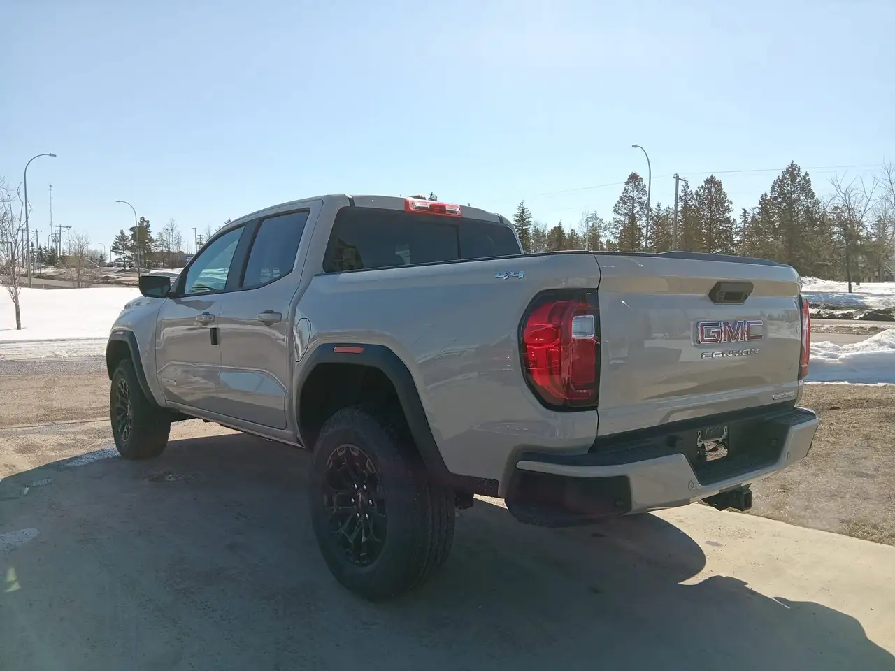 GMC Canyon снимка GMC Canyon