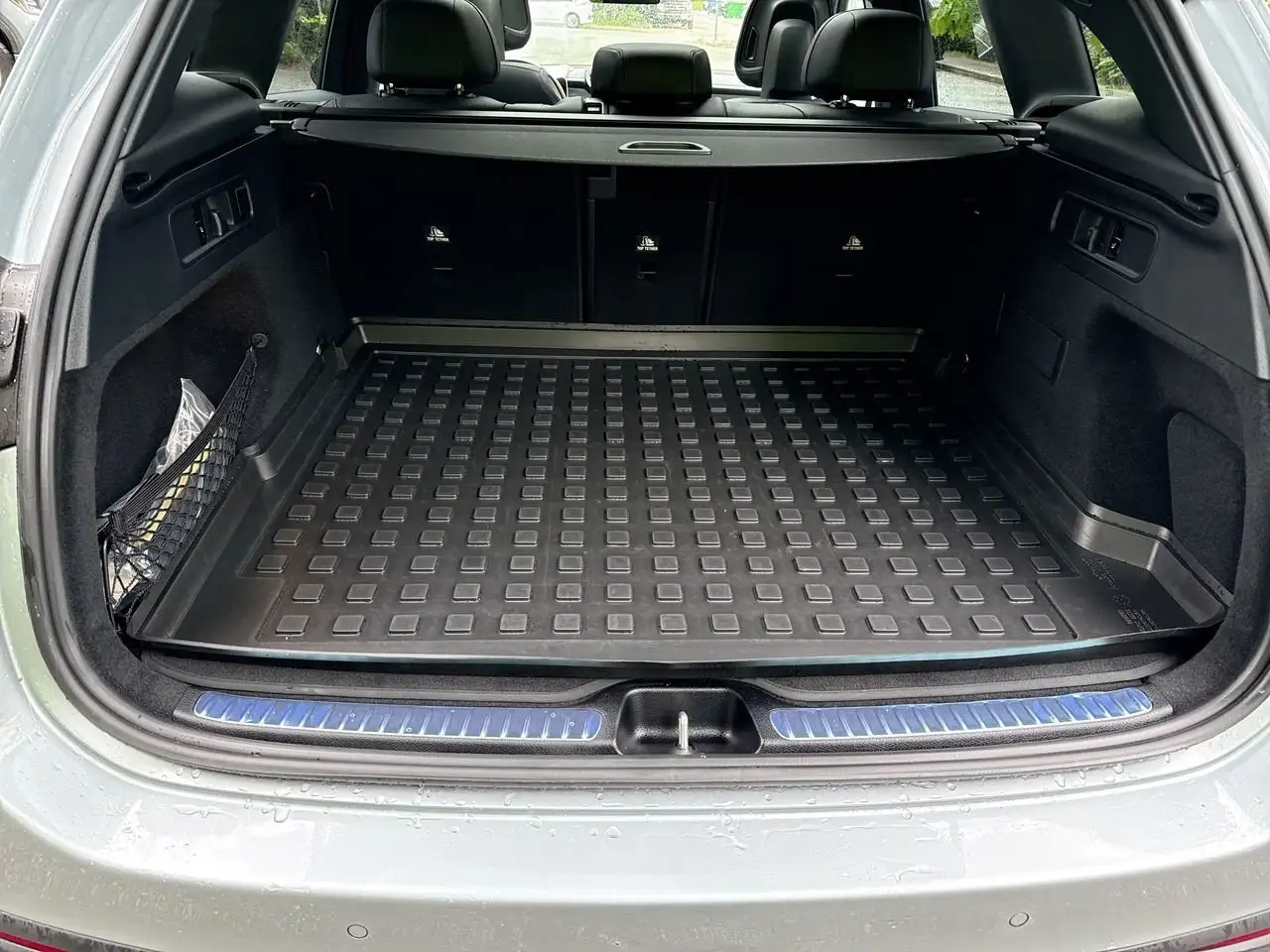 Mercedes-Benz GLC снимка Mercedes-Benz GLC