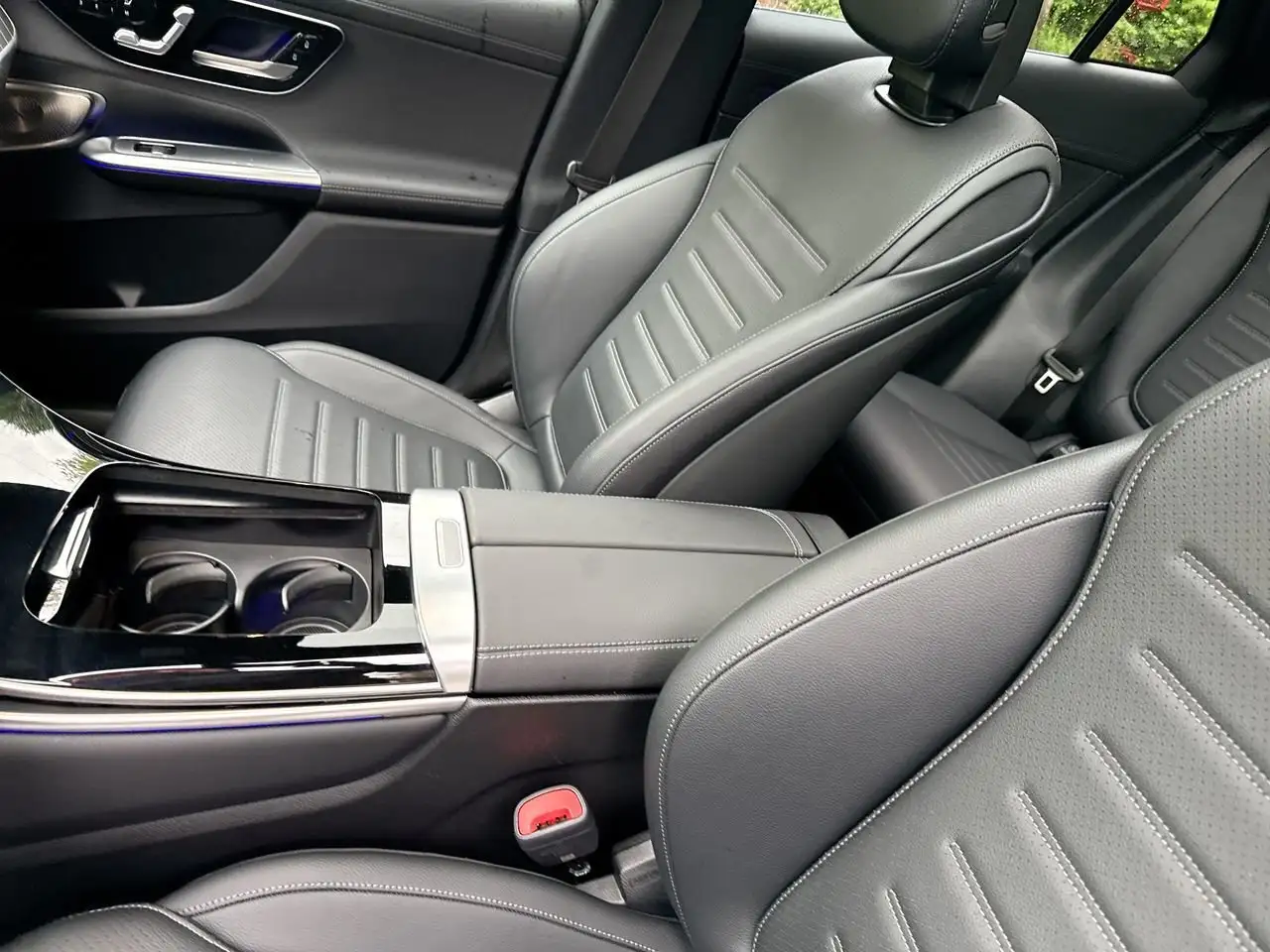 Mercedes-Benz GLC снимка Mercedes-Benz GLC