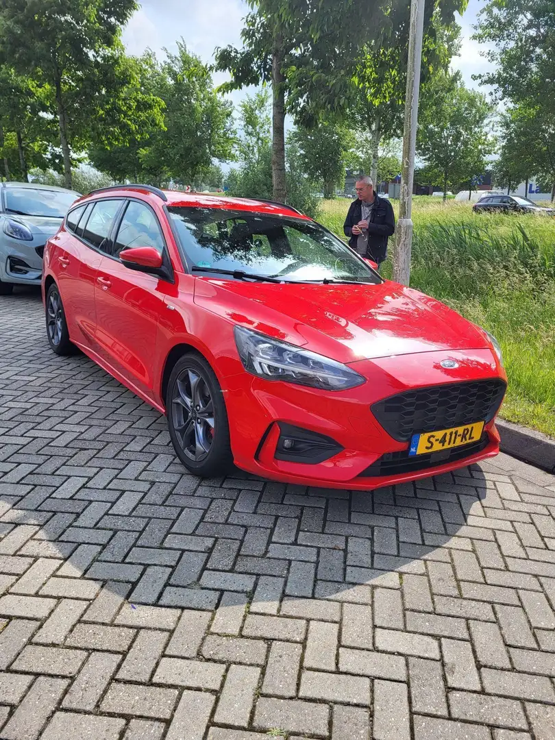 Ford Focus Wagon 1.5 EcoBoost 182 PK ST Line Business | LED | Rood - 2