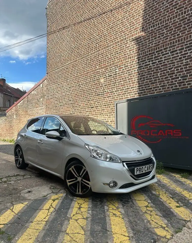 Peugeot 208 Allure 1.6 HDI