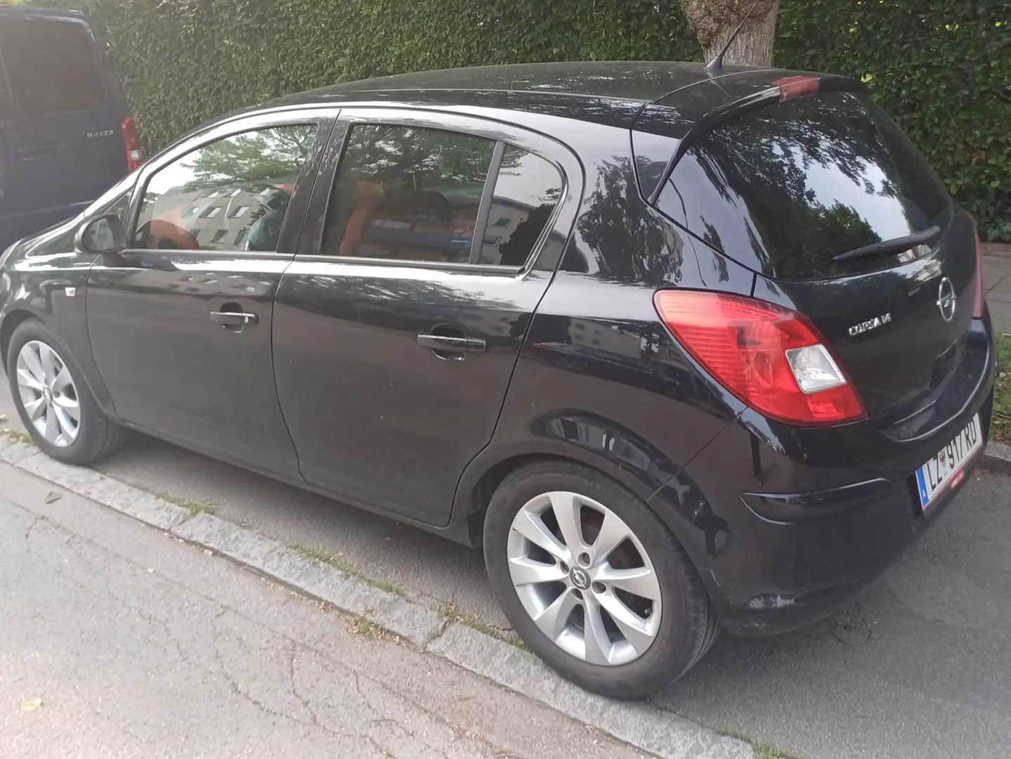 Opel Corsa Corsa 1,4 Schwarz - 1