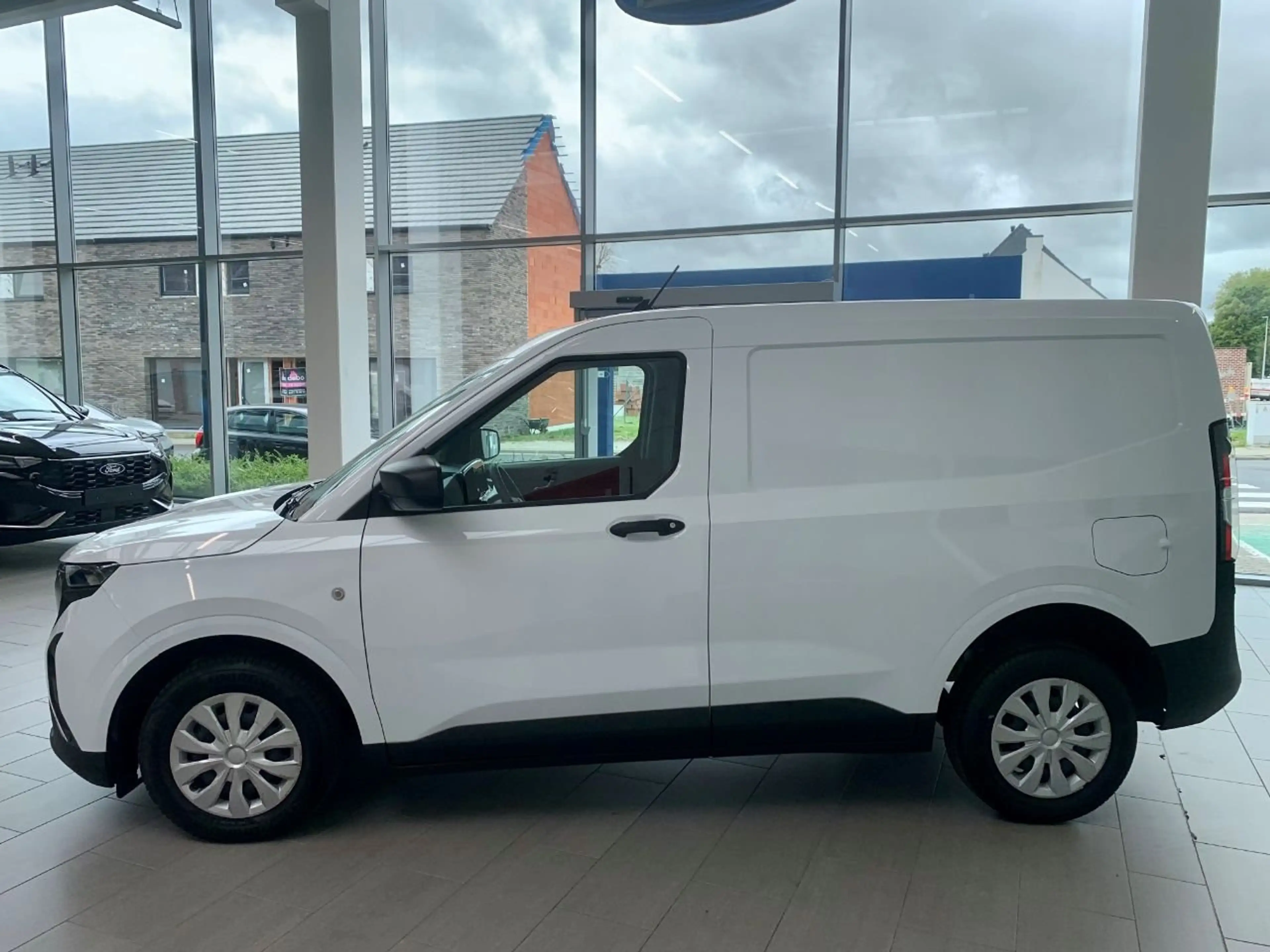 Ford Transit Courier Trend — photo 5