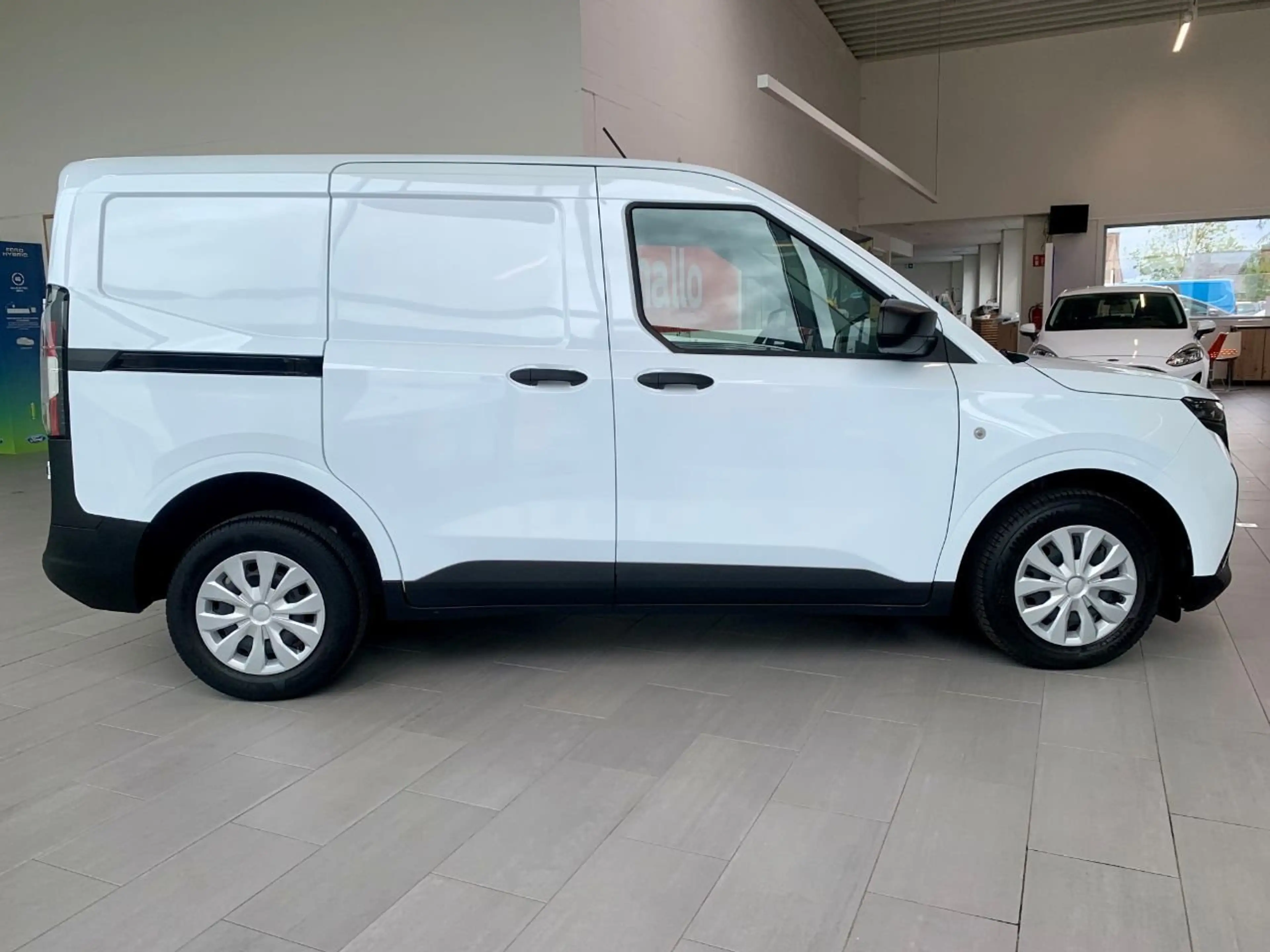 Ford Transit Courier Trend — photo 3