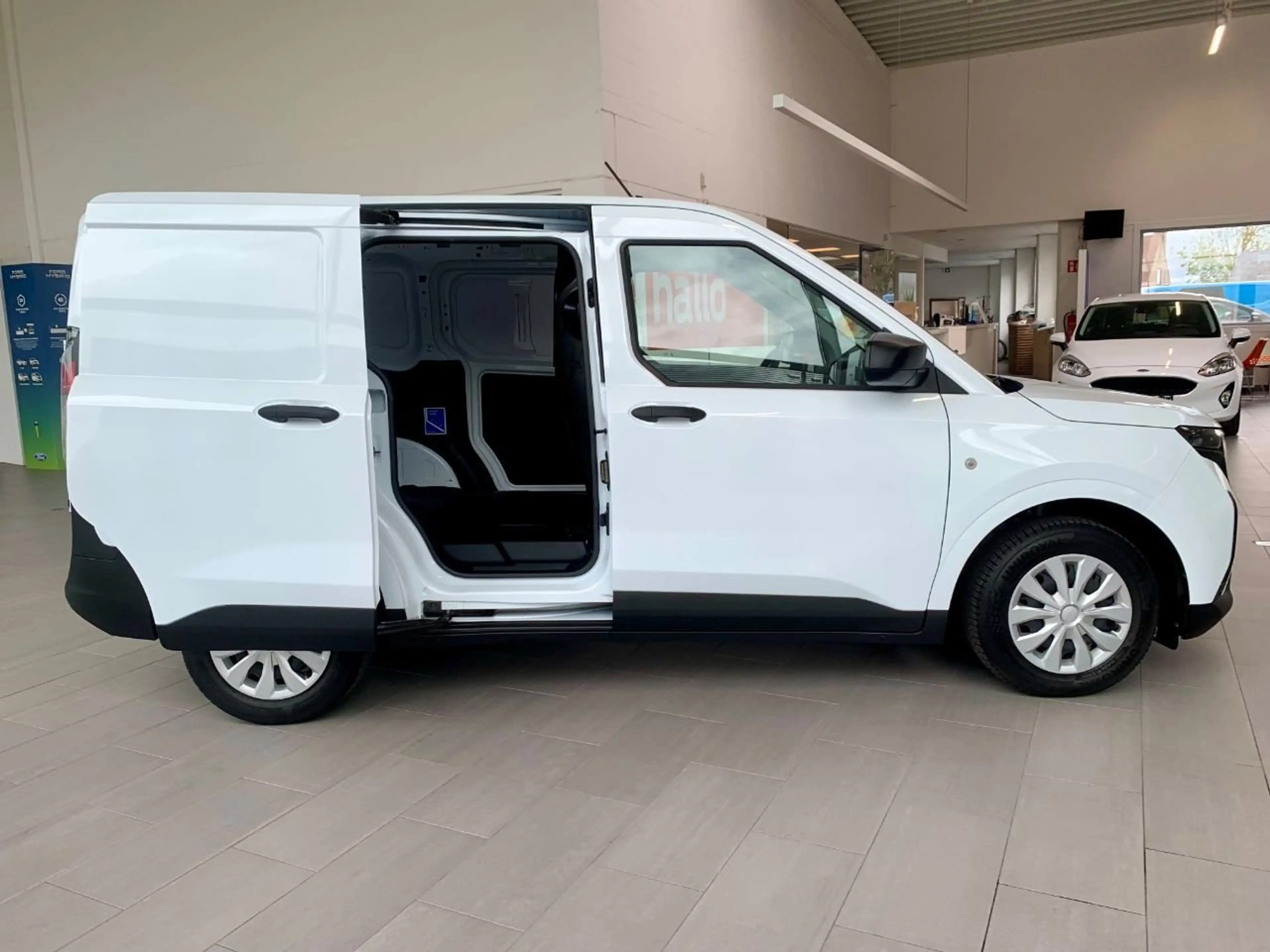 Ford Transit Courier Trend — photo 4
