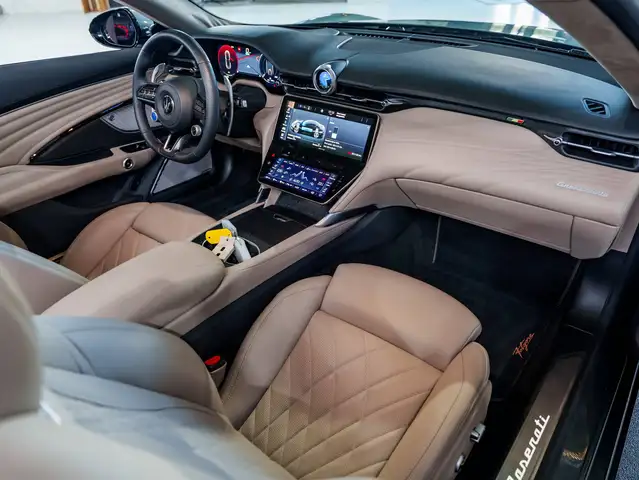Maserati Grancabrio view 8