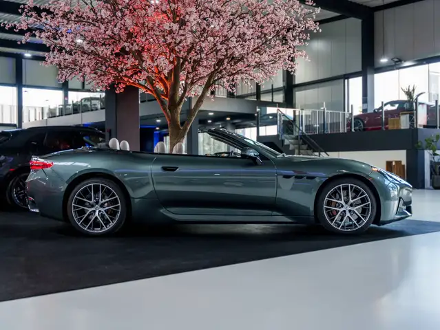 Maserati Grancabrio view 6