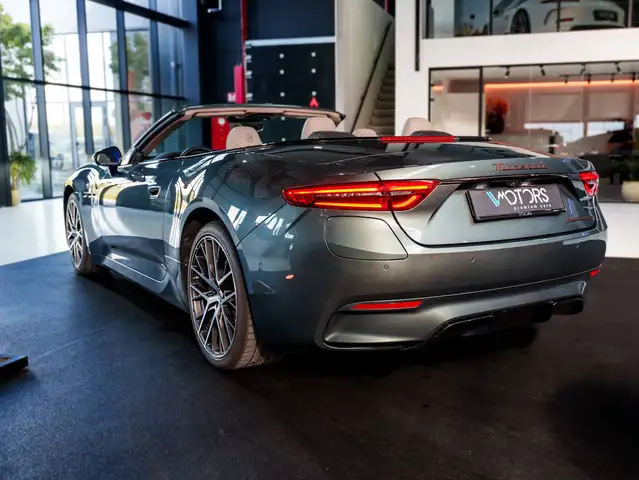 Maserati Grancabrio view 4