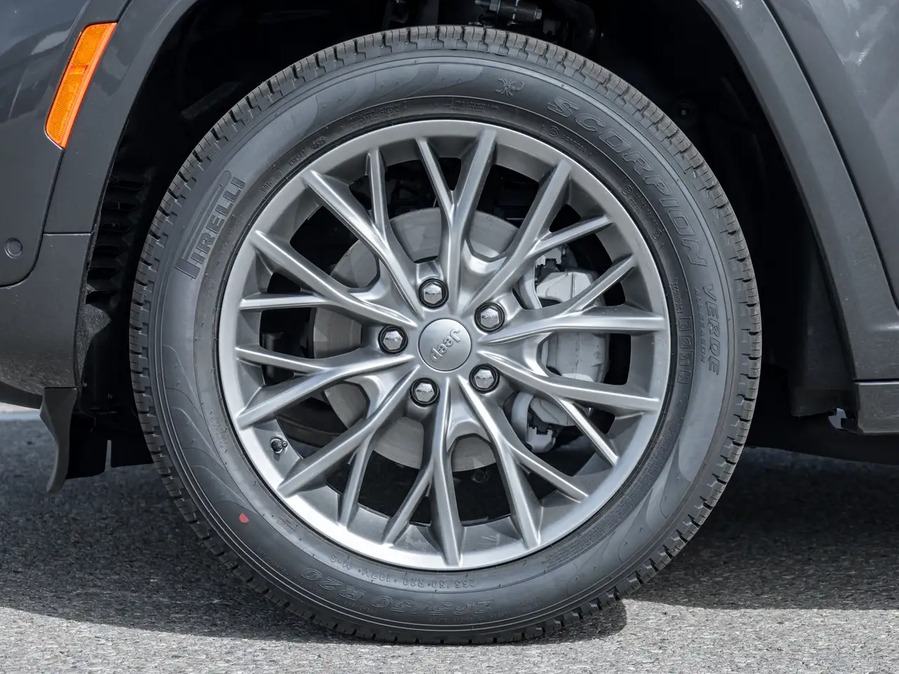 Jeep Grand Cherokee снимка Jeep Grand Cherokee