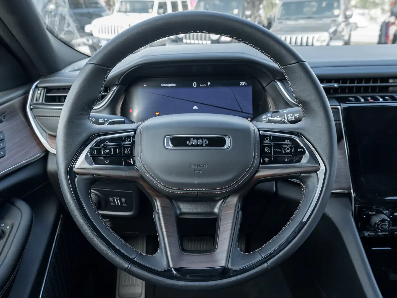 Jeep Grand Cherokee снимка Jeep Grand Cherokee