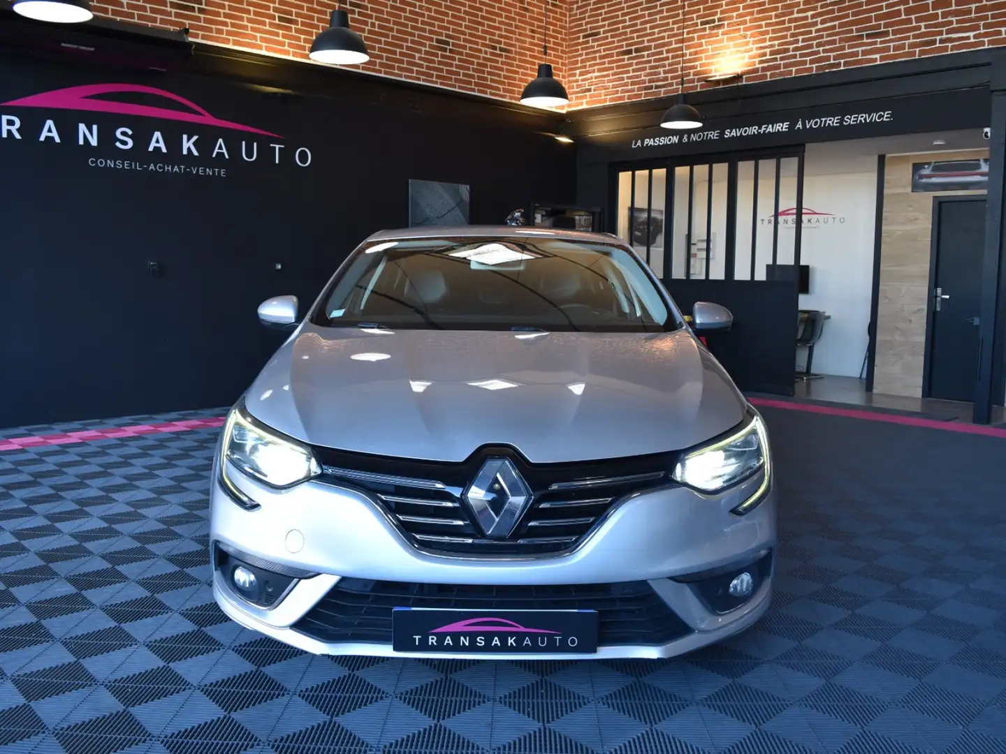 Renault Megane Mégane IV Berline dCi 130 Energy Intens Gris - 2