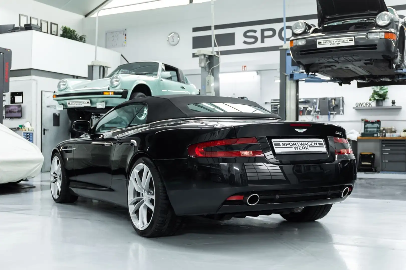 Aston Martin DB9 Volante I 1. Hand  I Deutsches KFZ Fekete - 2