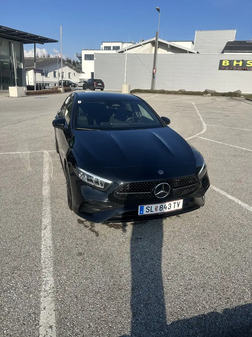 Mercedes-Benz A 220 Limousine 4MATIC Aut. - 2