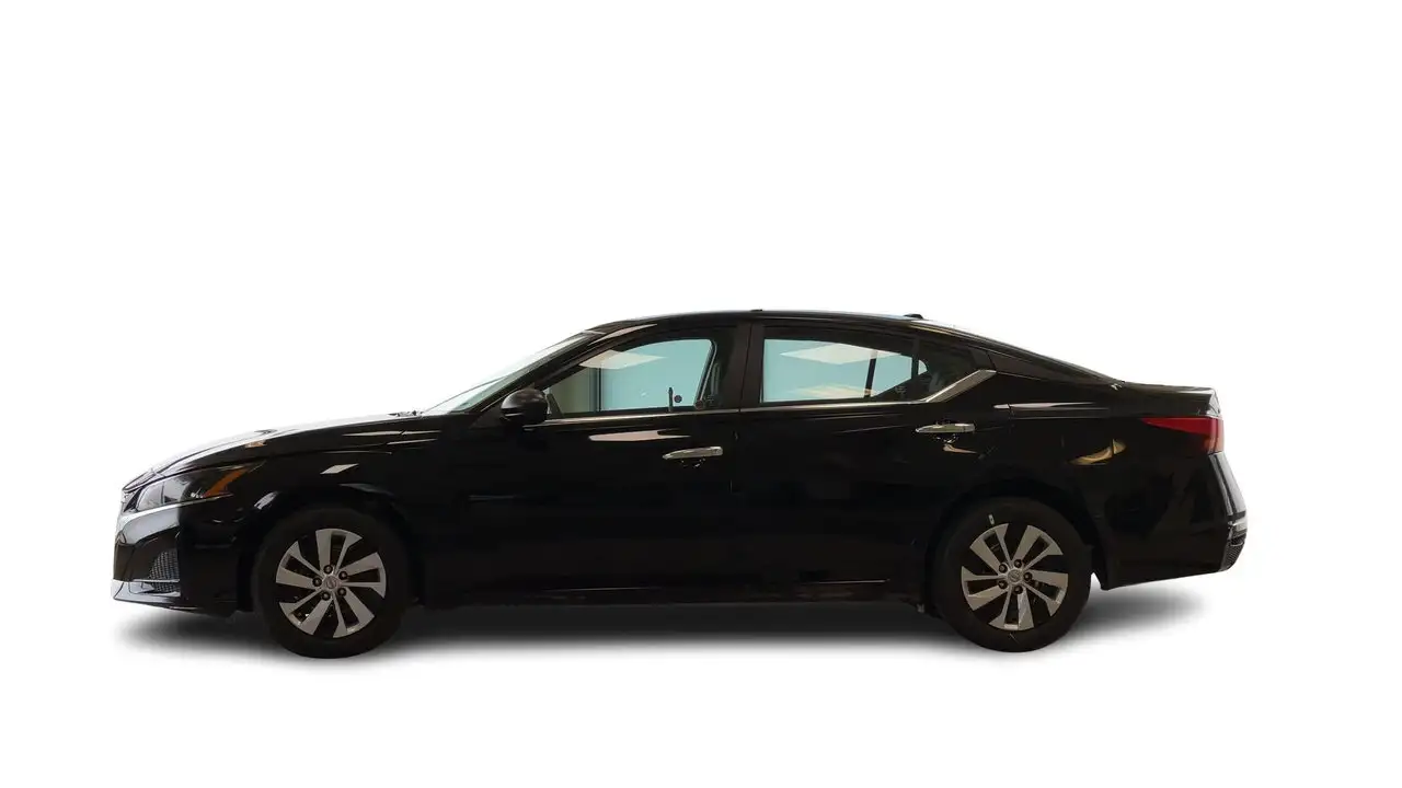 Nissan Altima снимка Nissan Altima