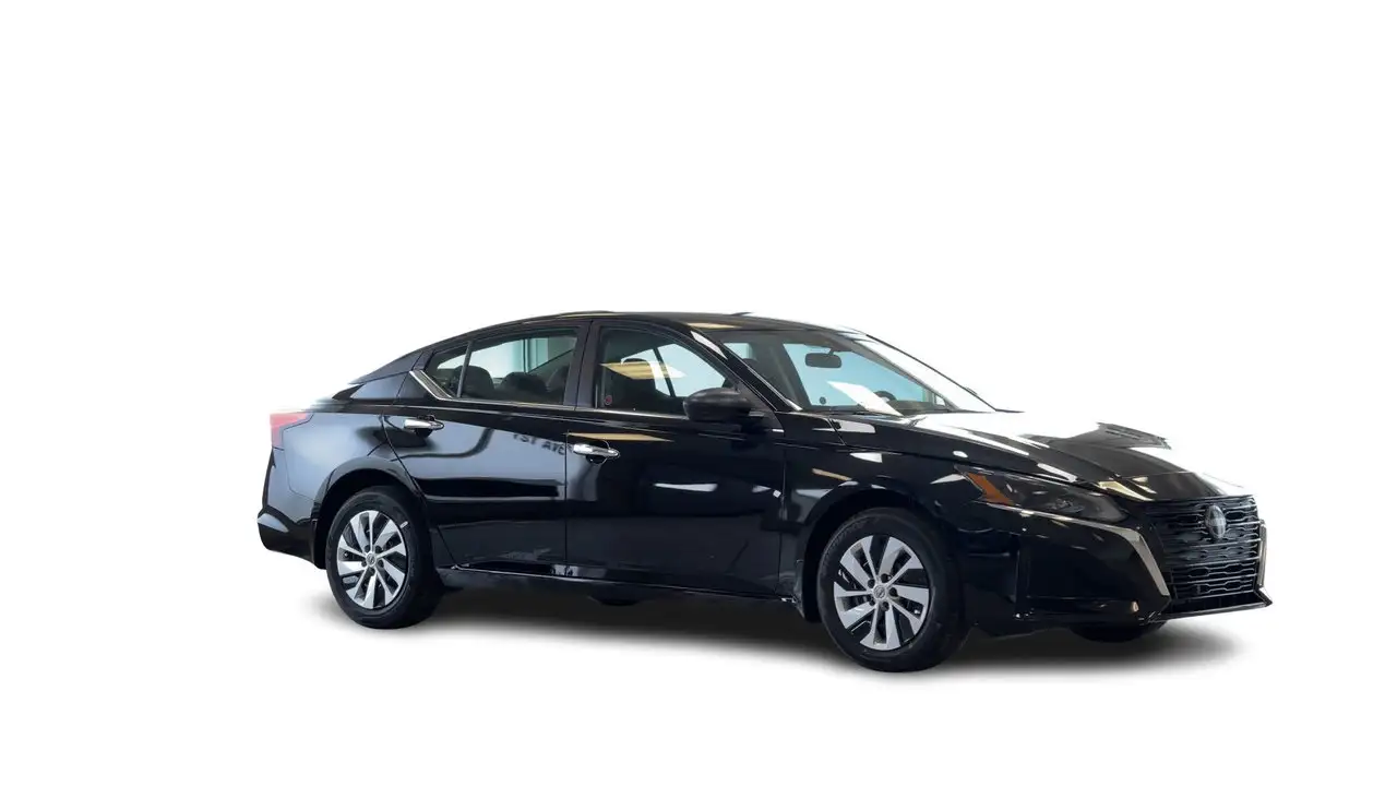 Nissan Altima снимка Nissan Altima