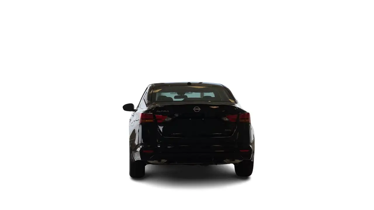 Nissan Altima снимка Nissan Altima