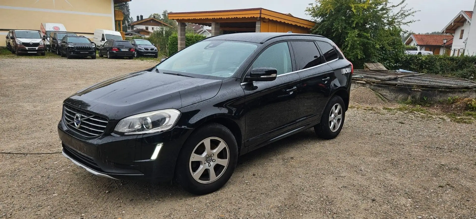 Volvo XC60 Momentum 2WD,Navi,Xenon,8-fach, Noir - 2