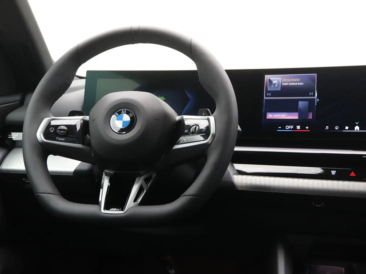 BMW 520 5 Serie Touring 520i M Sport Zwart - 2