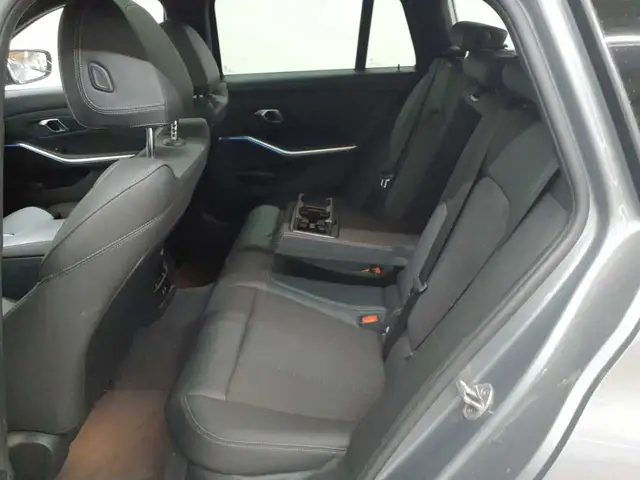 BMW 3 Series view 14