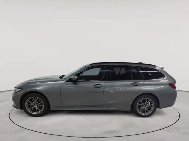 BMW 3 Series view 6
