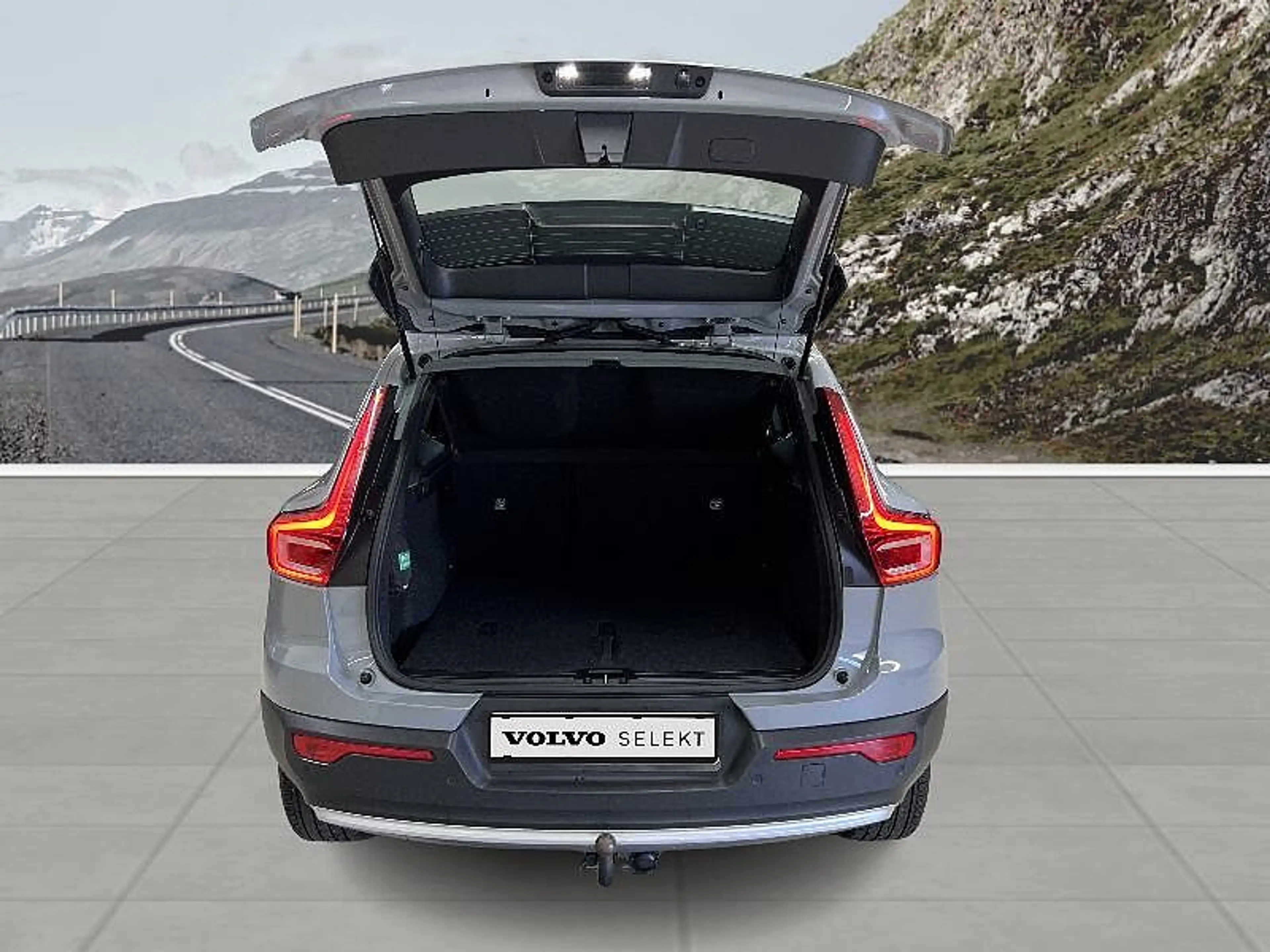 Volvo XC40 Essential, T2 Automaat Micro hybrid, Benzine — photo 12