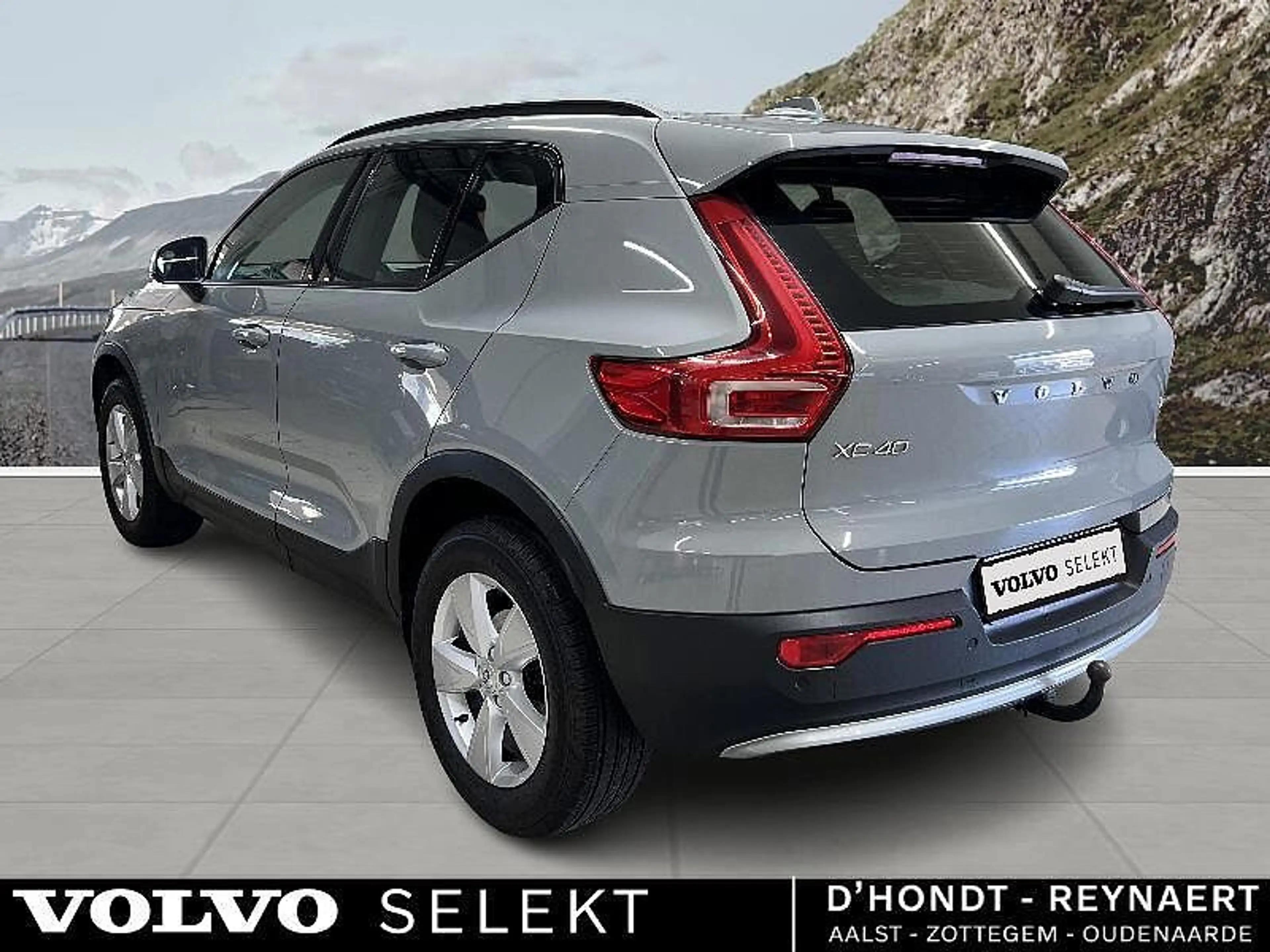Volvo XC40 Essential, T2 Automaat Micro hybrid, Benzine — photo 3