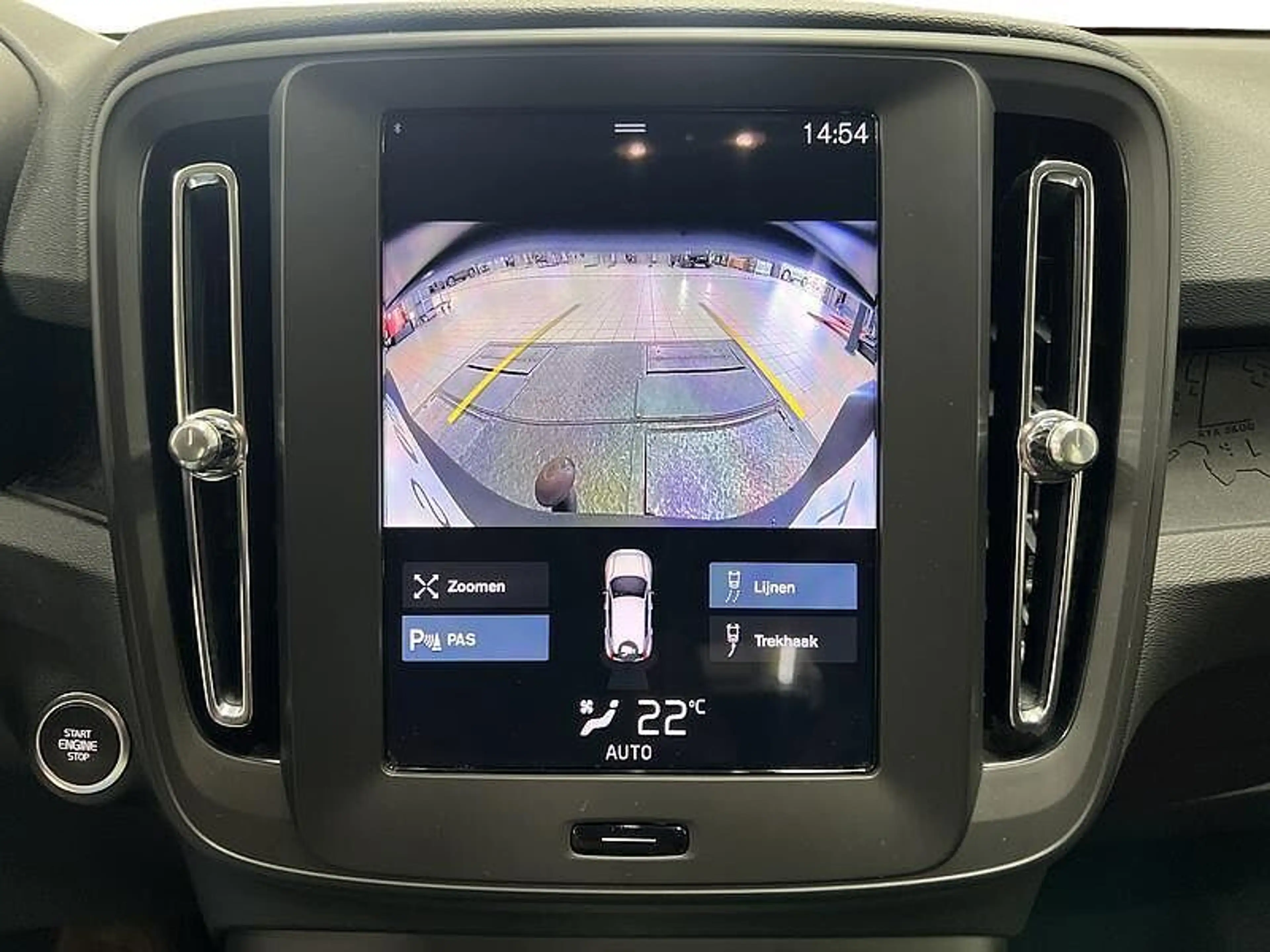 Volvo XC40 Essential, T2 Automaat Micro hybrid, Benzine — photo 13