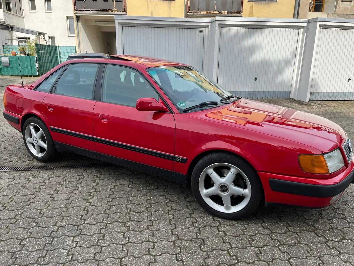 Audi 100 2.8 E Automatik Червоний - 2