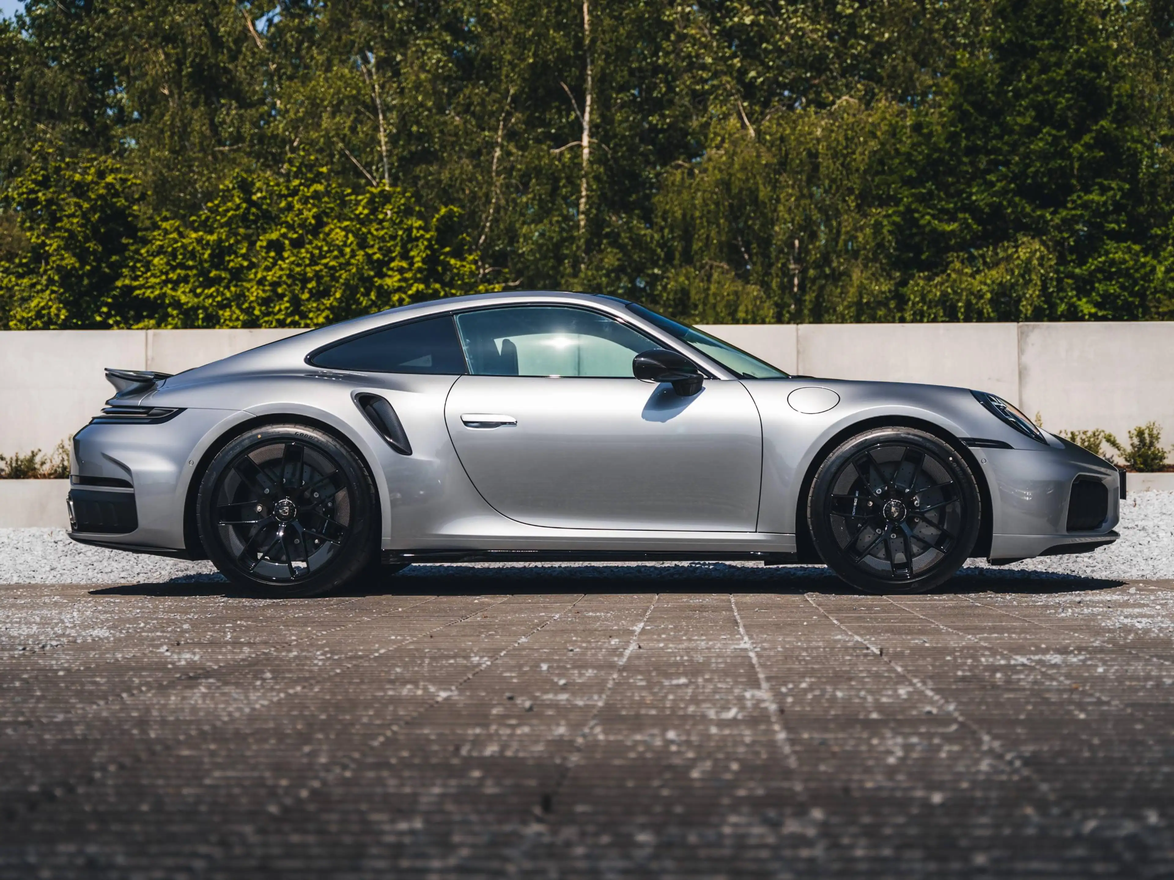 Porsche 992 992.2 Turbo S / GT Silver Metallic / Lift / Carbon / BOSE / Pano — photo 7