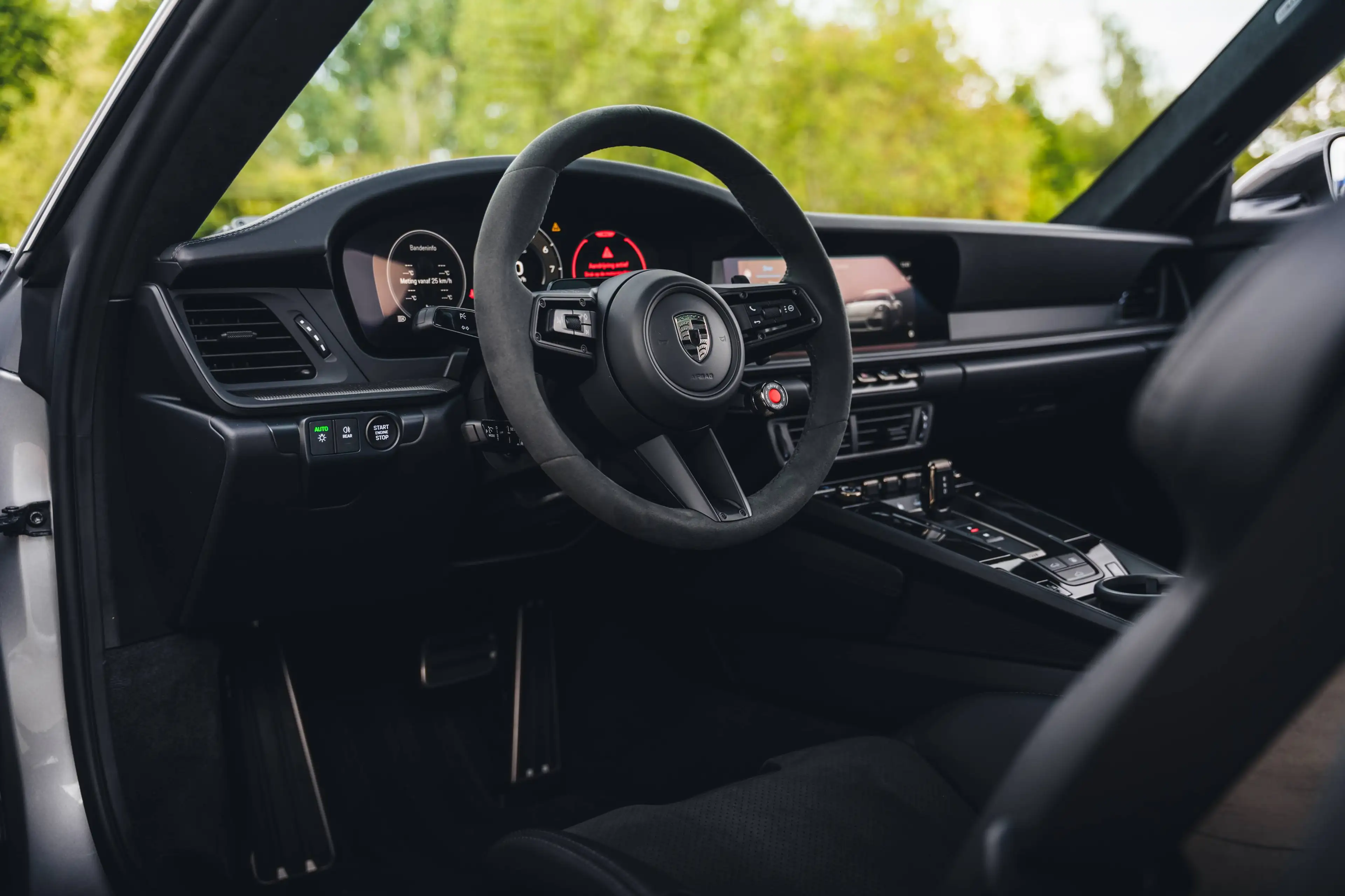 Porsche 992 992.2 Turbo S / GT Silver Metallic / Lift / Carbon / BOSE / Pano — photo 12