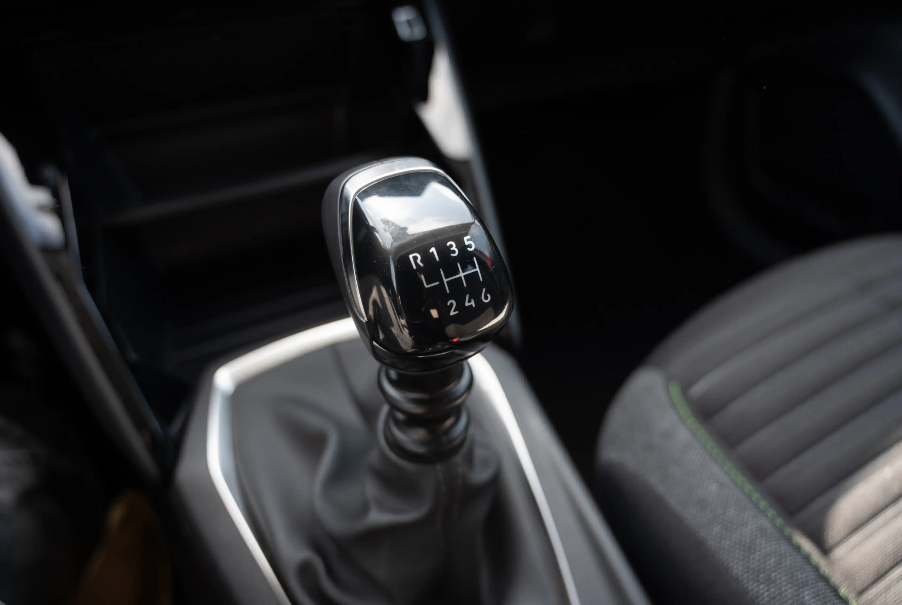 Peugeot 208 Active Pack PureTech 100 *KLIMA*MIRROR-SCREEN*DAB* — photo 10