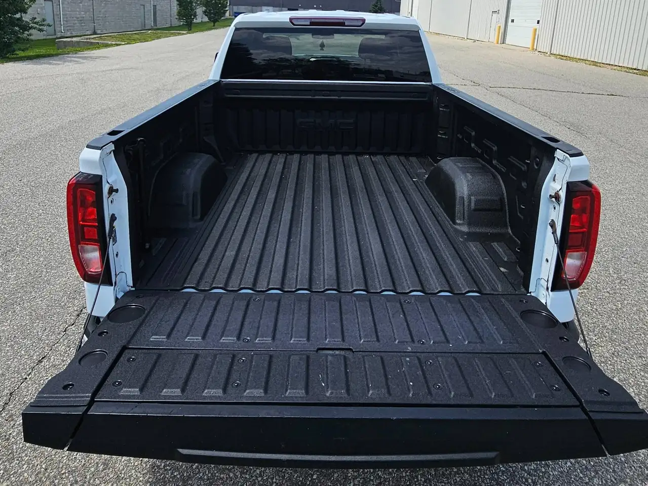 GMC Sierra 1500 photo GMC Sierra 1500